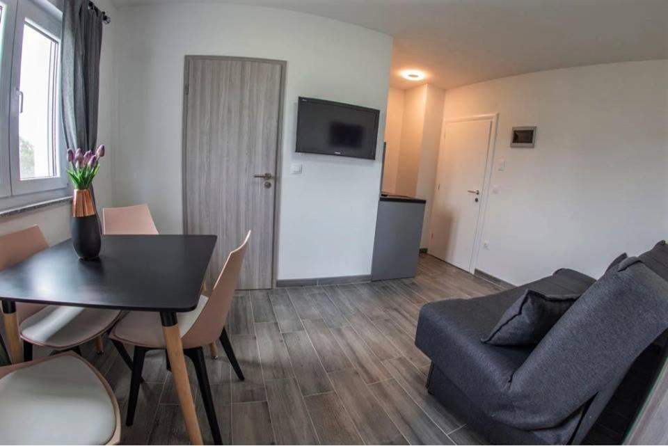 Apartments Mojeljeto Fazana Exterior photo